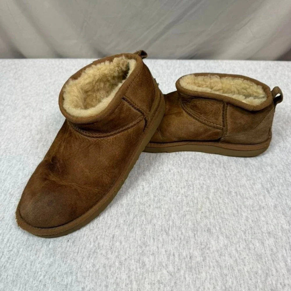 UGG Classic Ultra Mini Boots 🤎 Women's Size‎ 4